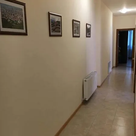 Apartament House *